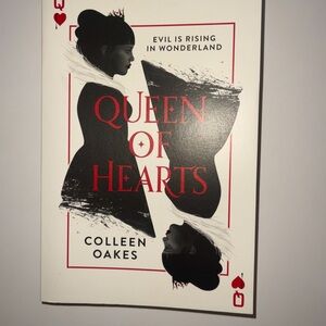 Queen of Hearts by Colleen Oakes - Black & Red Cover